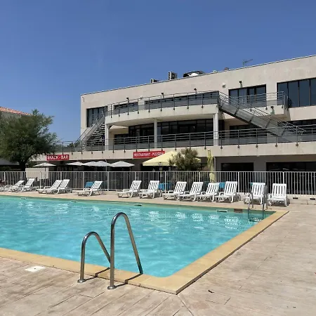 Sol-y-days Cap Camargue, Grand Duplex 6 Couchages De Tourisme Avec Piscine Le Grau-du-Roi